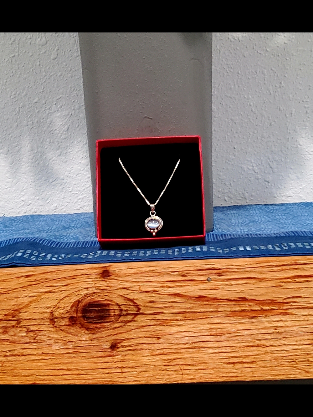 925 Silver Cats Eye Pendant Necklace with Blue Stone